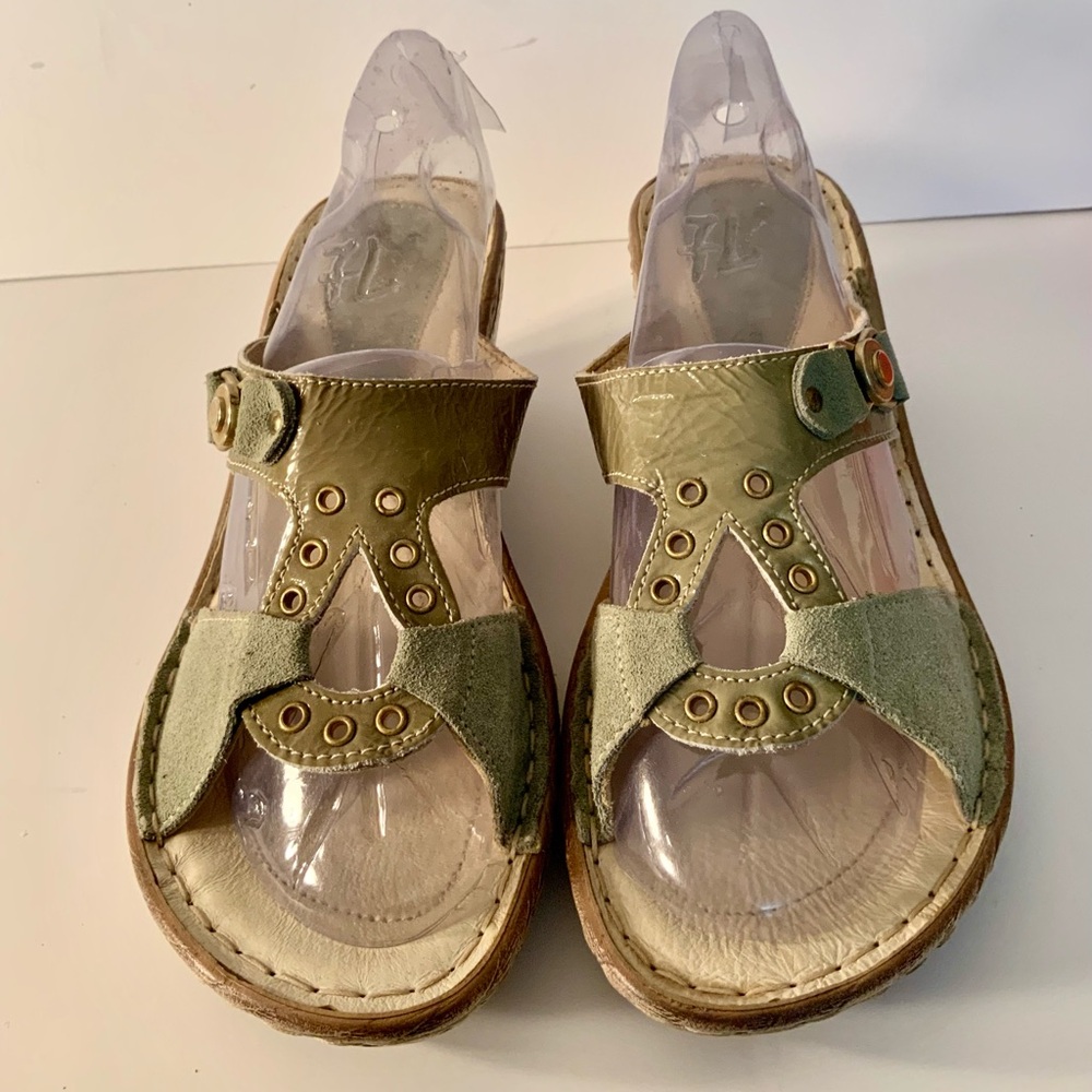 Look new…SPRING STEP… Leather Sandals